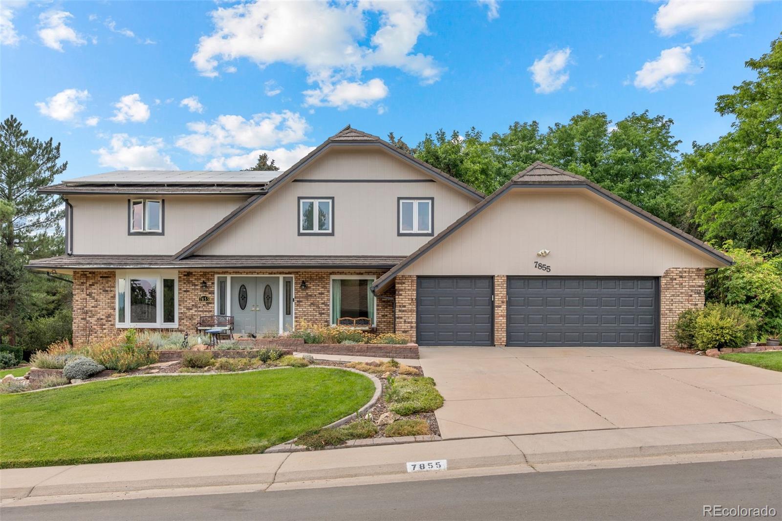 Columbine Knolls South Littleton Home | MLS #: 62154547855 S Vance Court, Littleton Beds: 4 Baths: 3 Price: $995,000