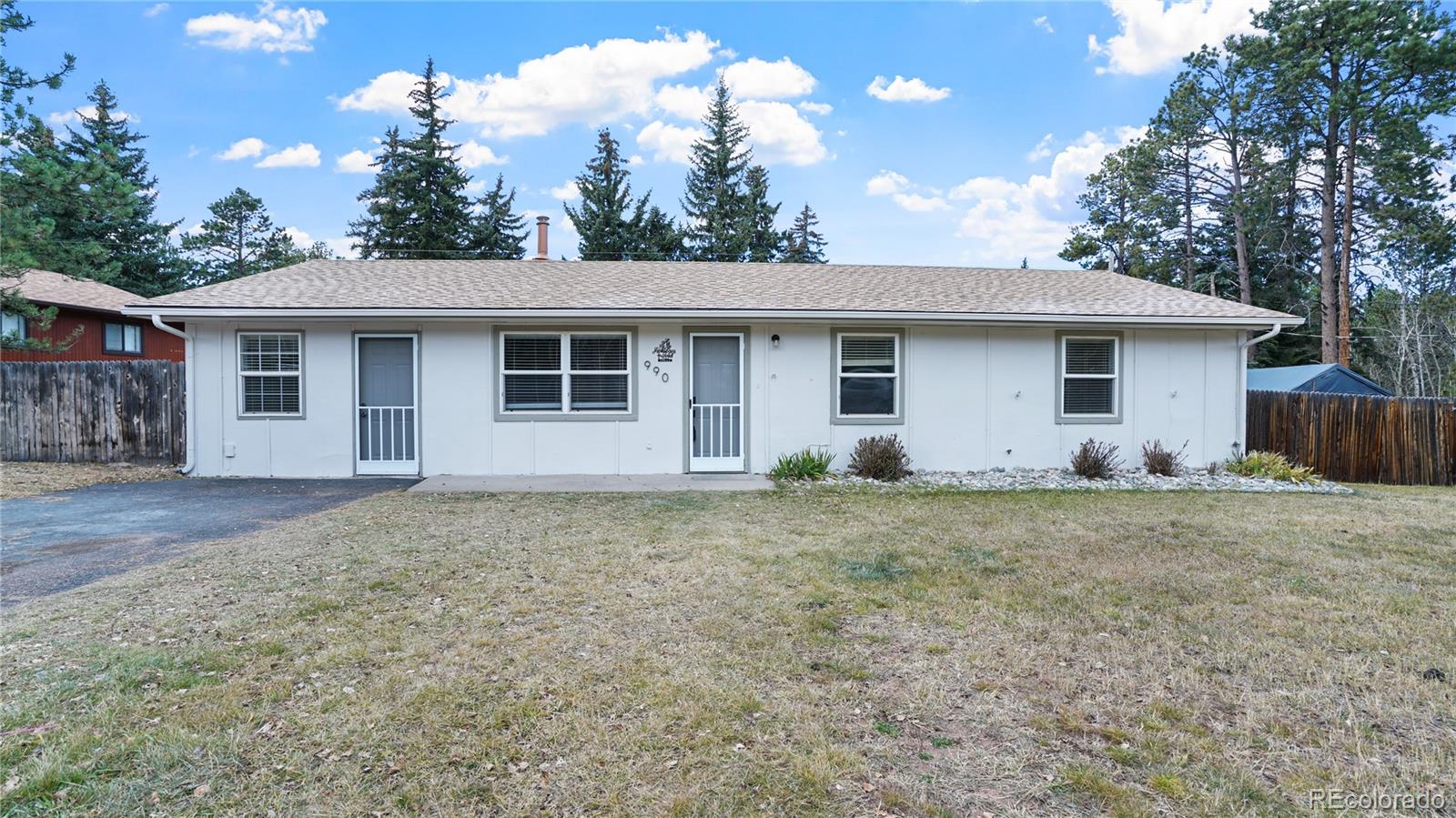 Fullview Woodland Park Home | MLS #: 4044012990 N Park Drive, Woodland Park Beds: 3 Baths: 2 Price: $400,000