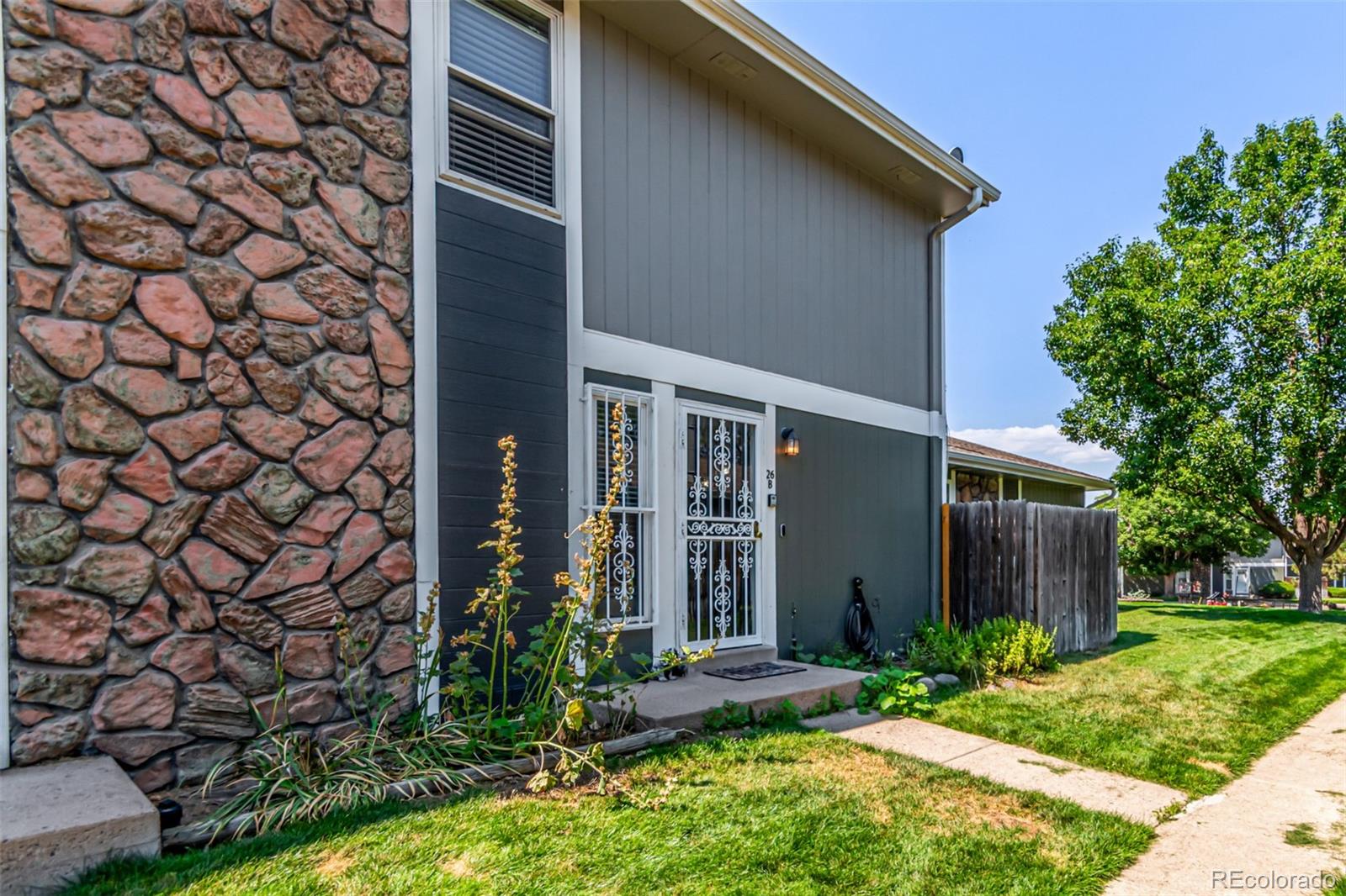 Raintree East Aurora Condo / Townhome | MLS #: 82477889901 E Evans Avenue 26B, Aurora Beds: 2 Baths: 2 Price: $250,000