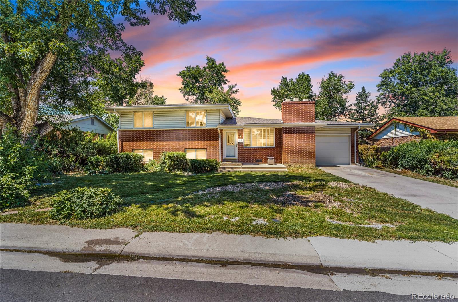 Apple Valley Golden Home | MLS #: 93300332351  Beech Court, Golden Beds: 4 Baths: 3 Price: $550,000