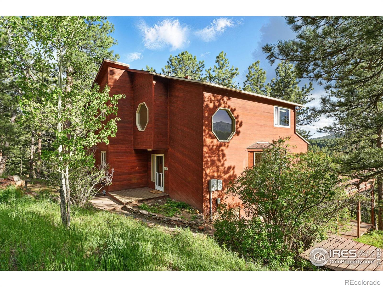 Boulder Heights Boulder Home | MLS #: 45678910414901101  Peakview Circle, Boulder Beds: 4 Baths: 3 Price: $849,000
