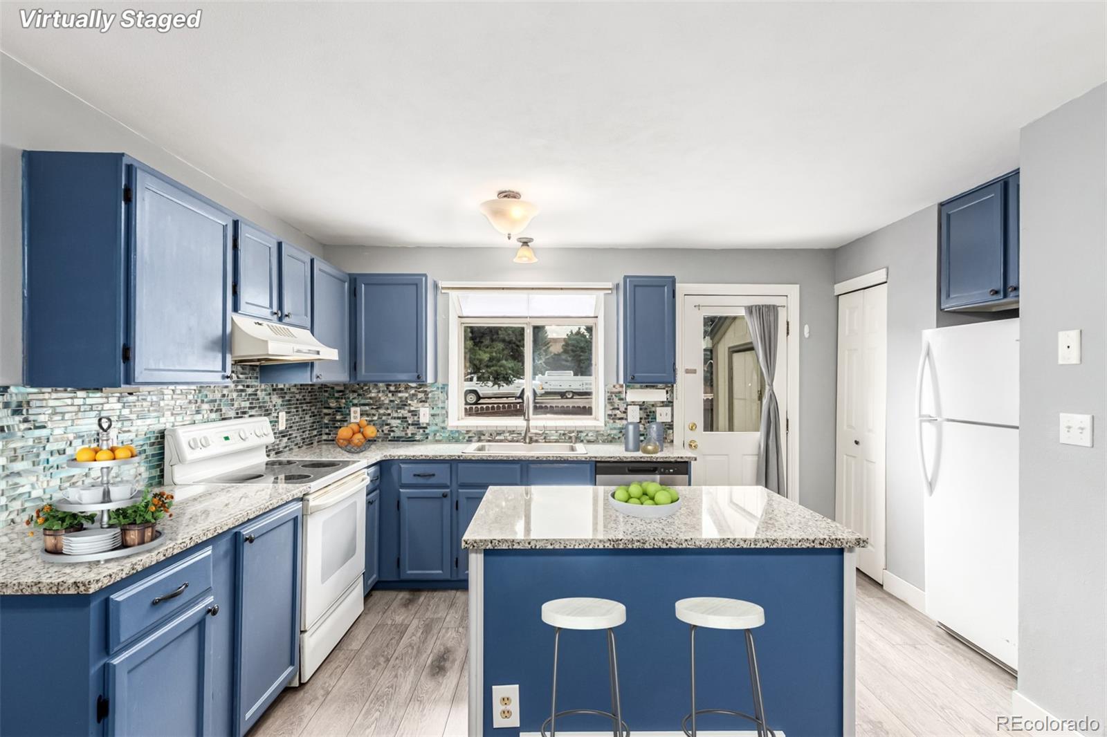 Dakota Station Littleton Condo / Townhome | MLS #: 61619599626 W Chatfield Avenue D, Littleton Beds: 2 Baths: 2 Price: $335,000