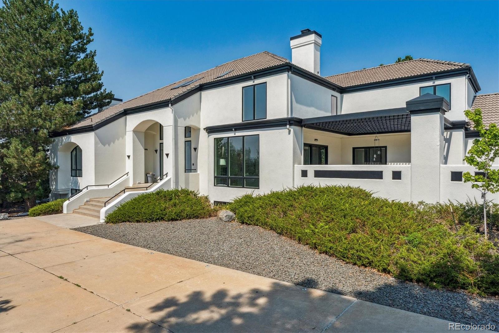 17667 e kettle place, Centennial sold home. Closed on 2025-10-10 for $1,735,000.