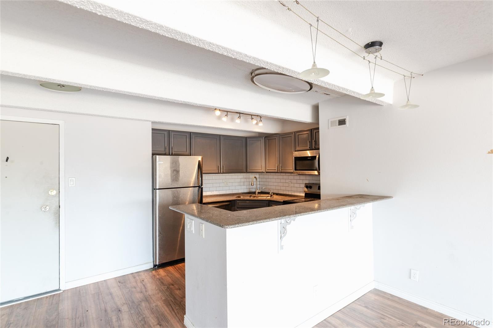1 Denver Condo / Townhome | MLS #: 21729418060 E Girard Avenue 520, Denver Beds: 2 Baths: 2 Price: $120,000