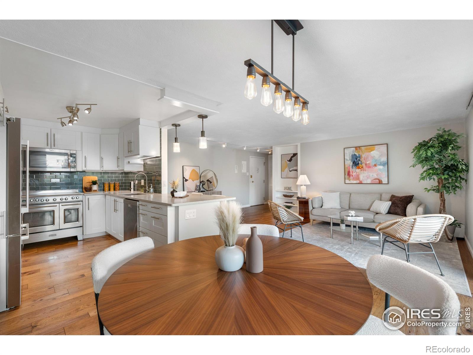 1090 n lafayette street, Denver sold home. Closed on 2025-10-29 for $448,000.
