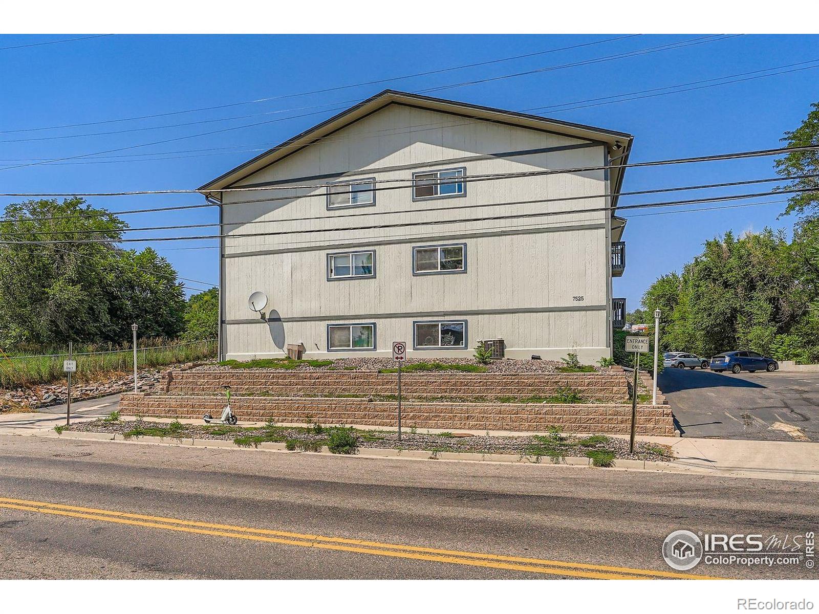 Banque Arvada Condo / Townhome | MLS #: 45678910420017525 W 62nd Avenue 12, Arvada Beds: 2 Baths: 1 Price: $229,000