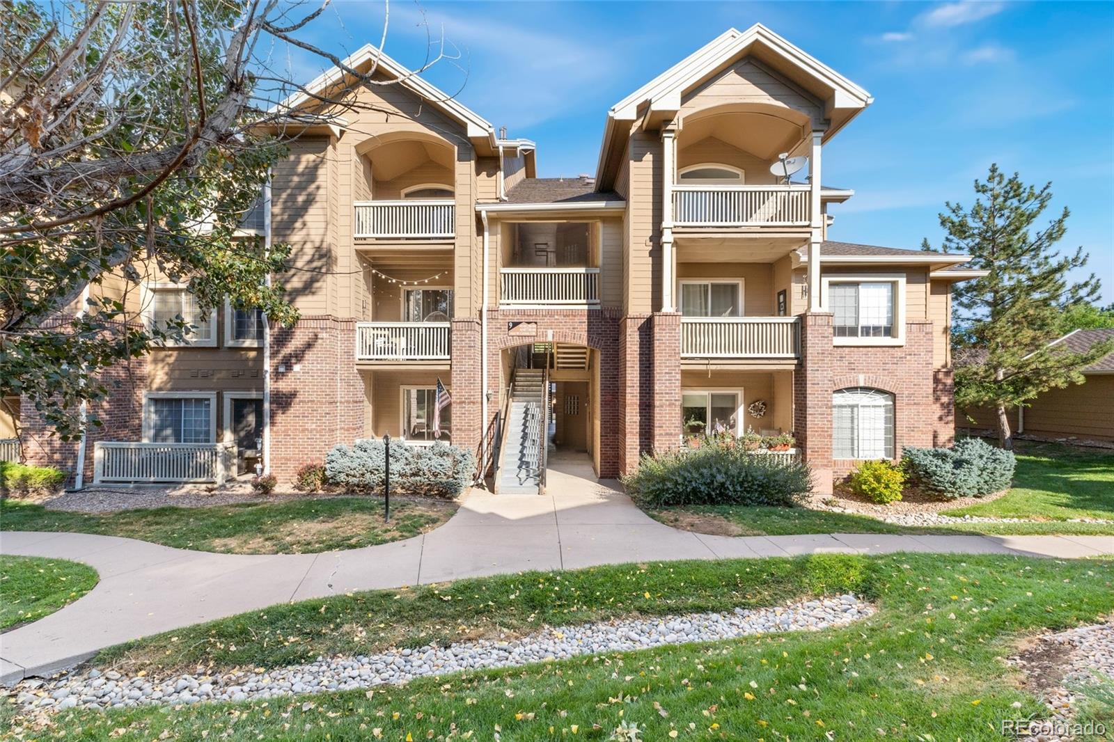 Pinnacle At Highline Littleton Condo / Townhome | MLS #: 30950861632 W Canal Circle 915, Littleton Beds: 1 Baths: 1 Price: $265,000