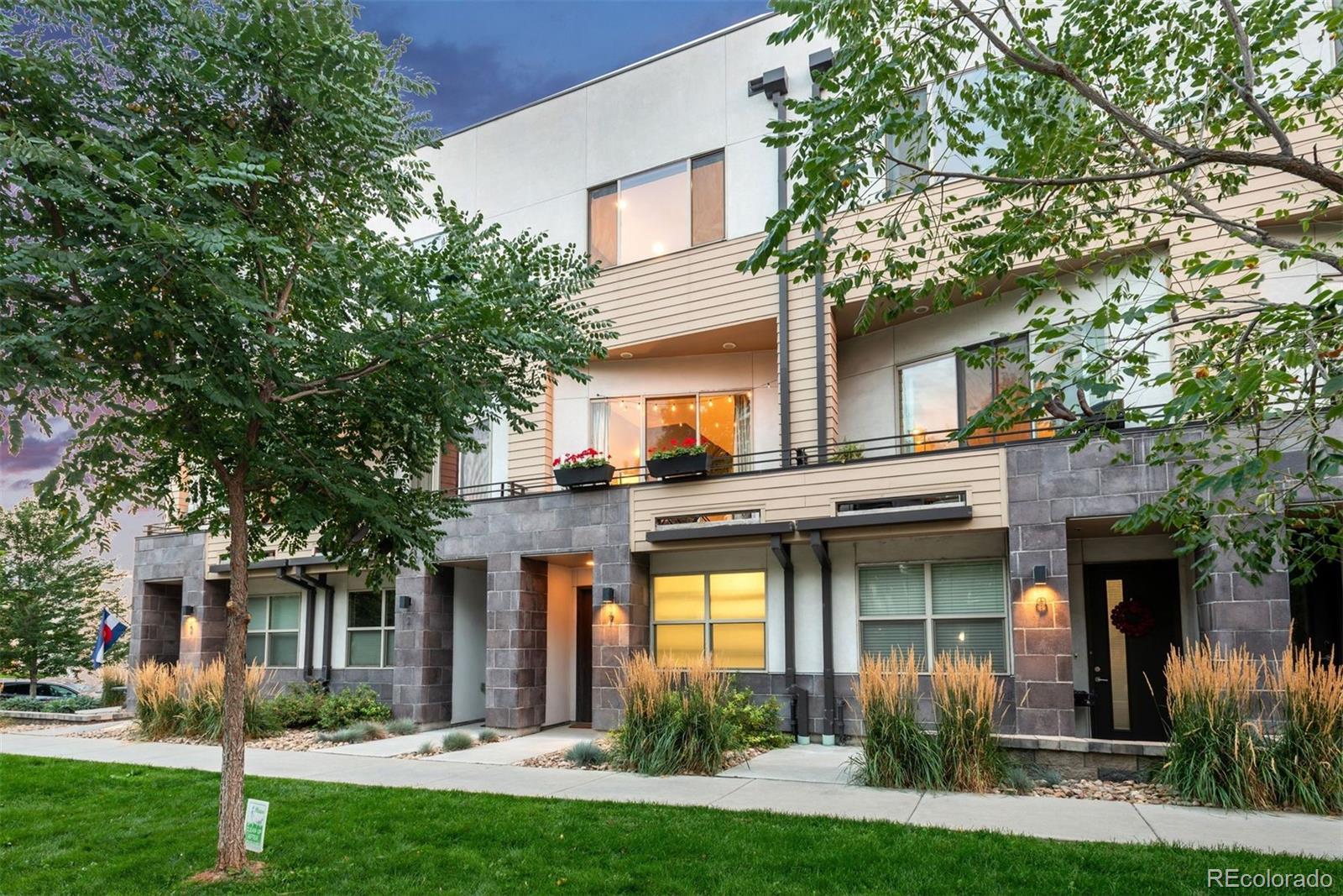 Jefferson Park Denver Condo / Townhome | MLS #: 85112262602 W 24th Avenue 7, Denver Beds: 2 Baths: 3 Price: $725,000