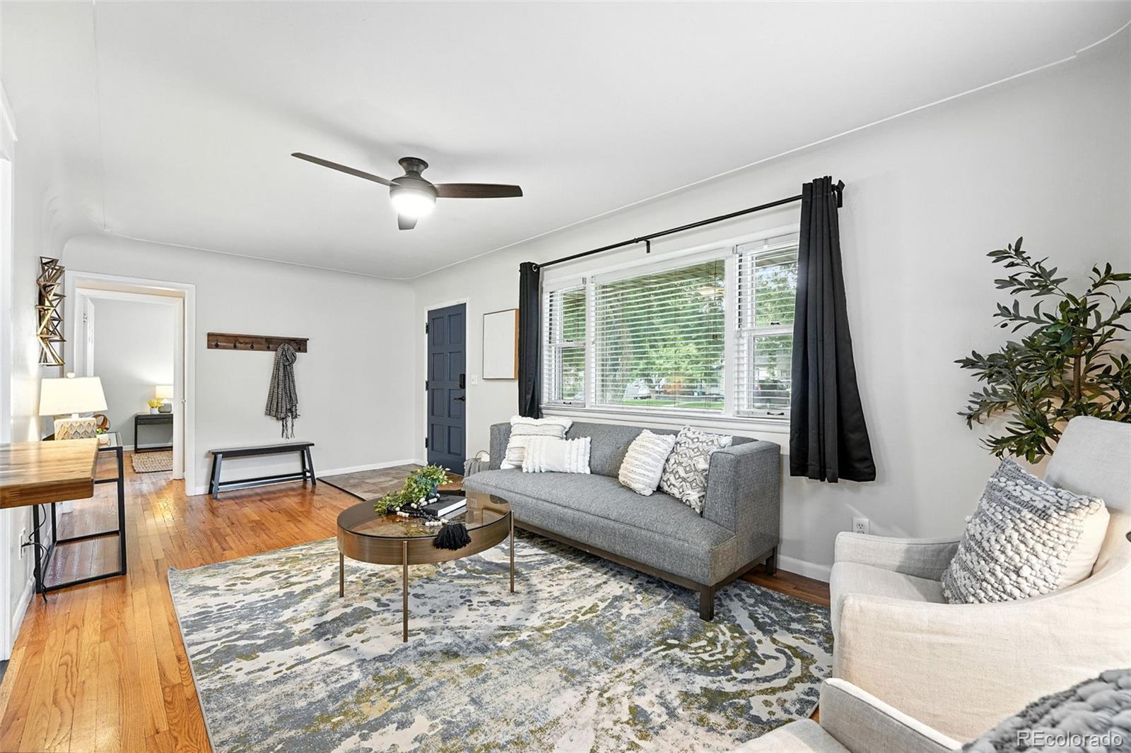 1421 s perry street, Denver sold home. Closed on 2025-09-29 for $519,000.
