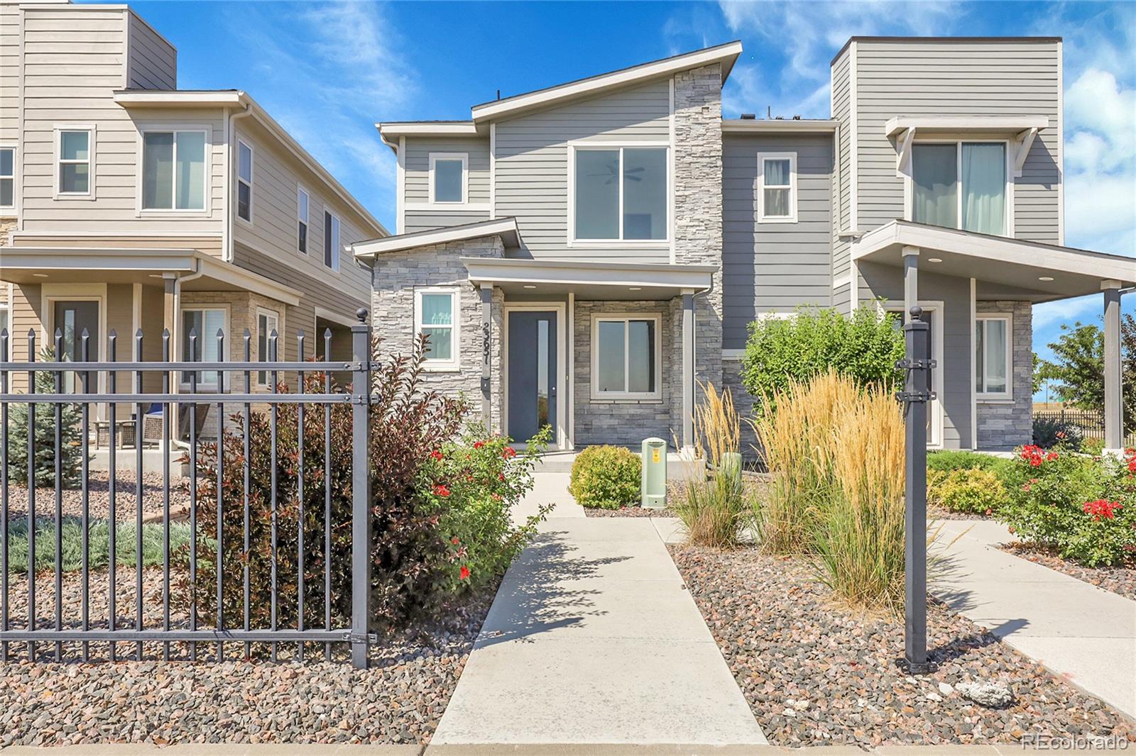 Cross Creek Aurora Condo / Townhome | MLS #: 338616323651 E 5th Drive , Aurora Beds: 2 Baths: 3 Price: $349,000