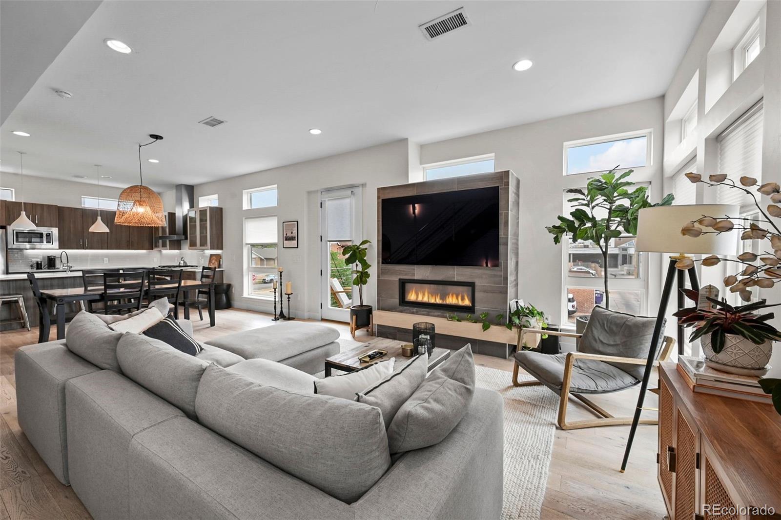 Sloans Lake Denver Condo / Townhome | MLS #: 42139774031 W Conejos Place , Denver Beds: 3 Baths: 4 Price: $900,000