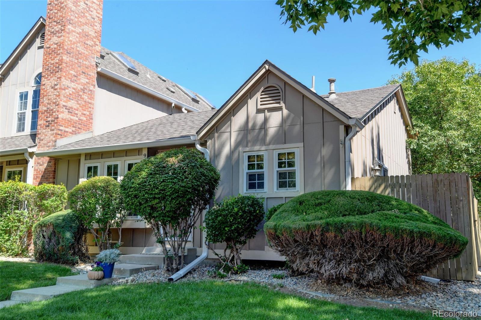 Dakota Station Littleton Condo / Townhome | MLS #: 24094599654 W Chatfield Avenue F, Littleton Beds: 3 Baths: 2 Price: $415,000