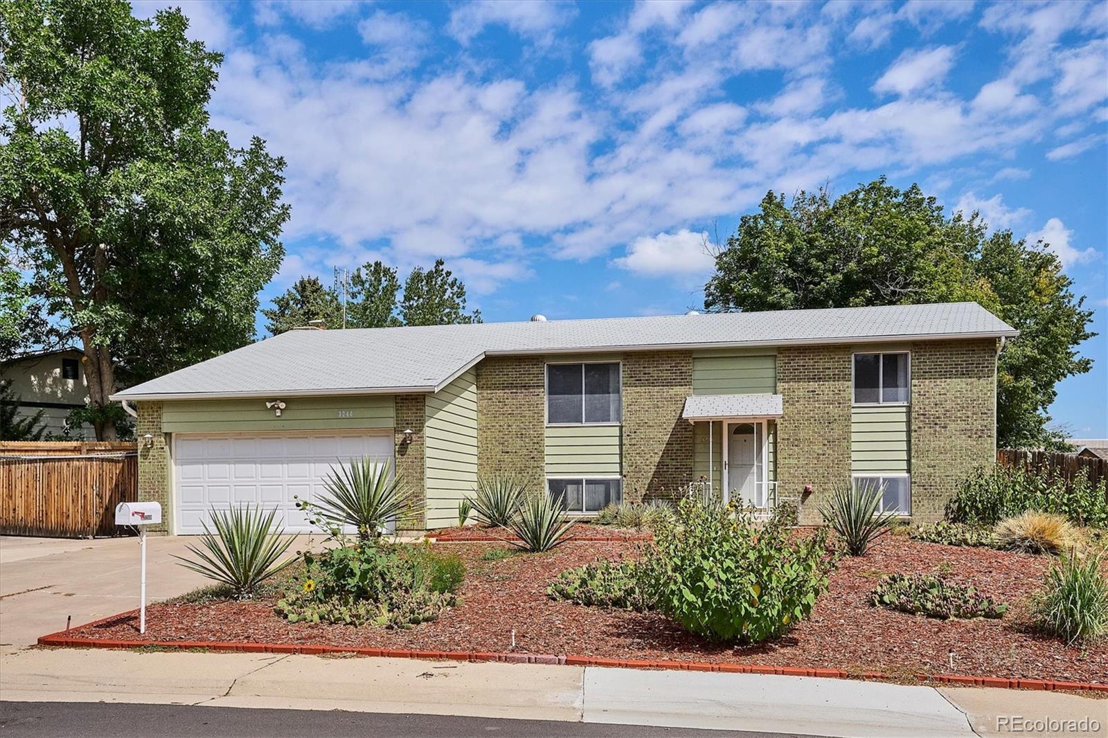 Meadowood Aurora Home | MLS #: 52697653240 S Kittredge Way, Aurora Beds: 4 Baths: 2 Price: $429,500