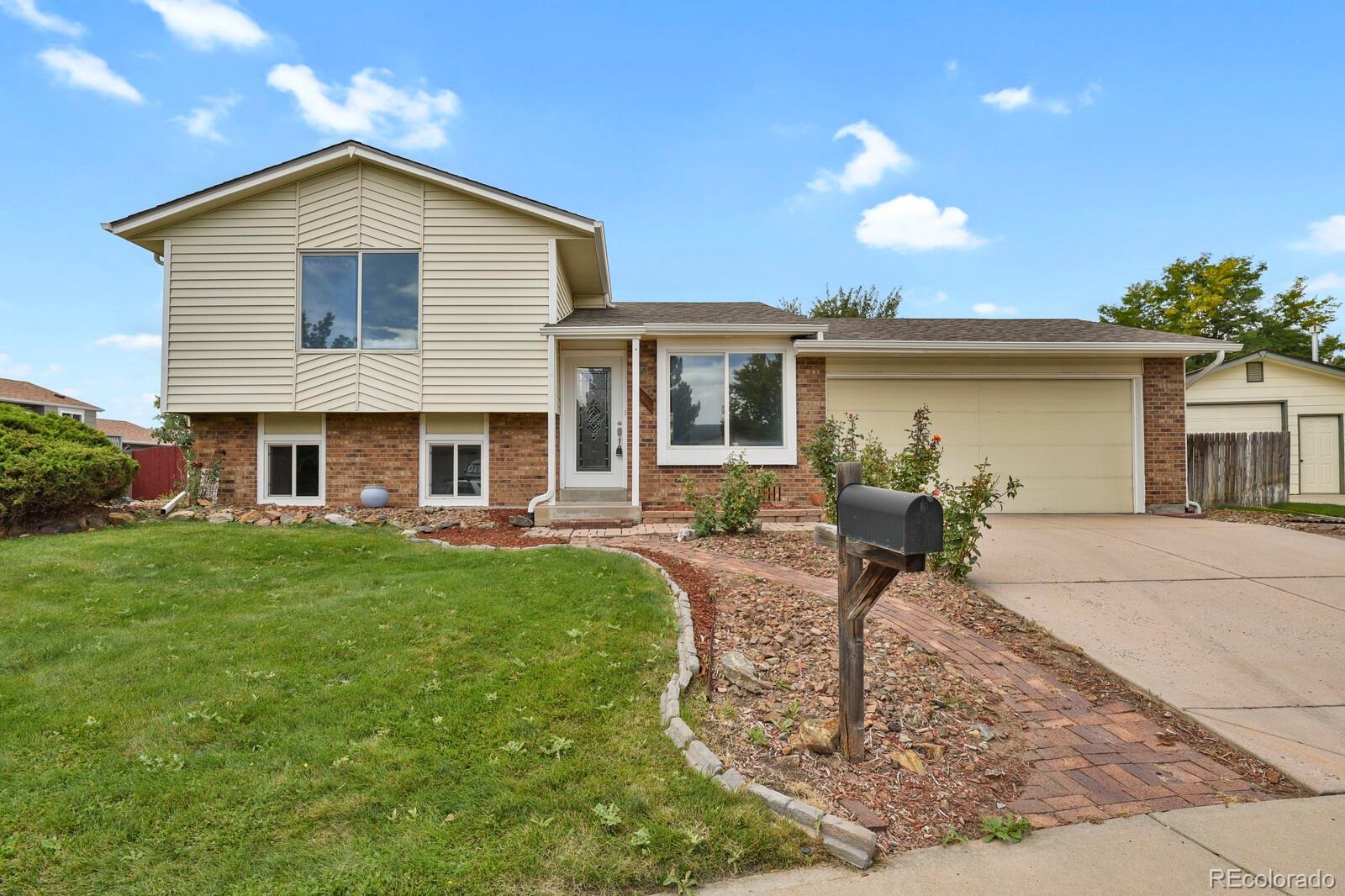 Glenbrook Littleton Home | MLS #: 33989475021 S Independence Court, Littleton Beds: 4 Baths: 2 Price: $534,950