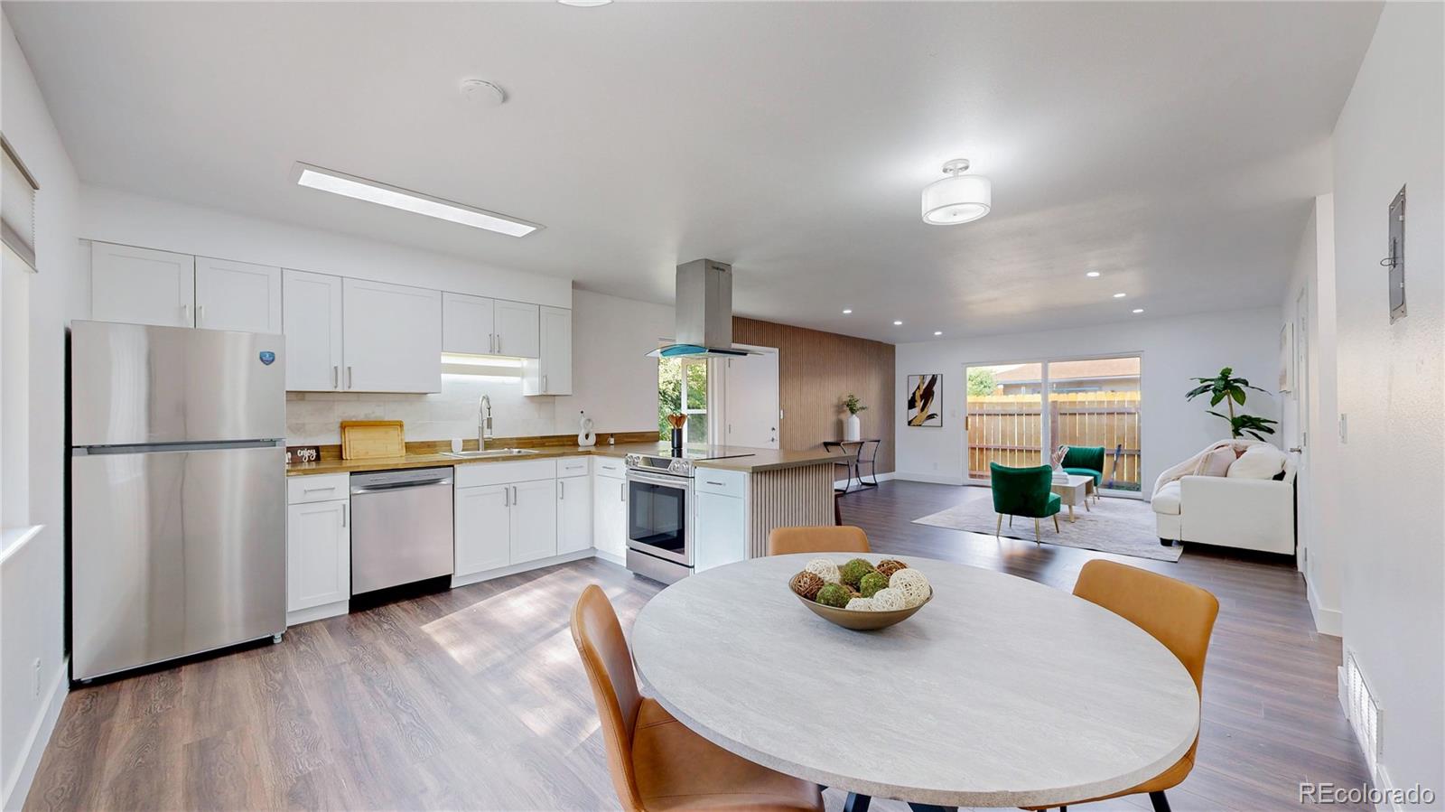Cory Denver Condo / Townhome | MLS #: 95276451034  Coronado Parkway A, Denver Beds: 2 Baths: 1 Price: $274,000