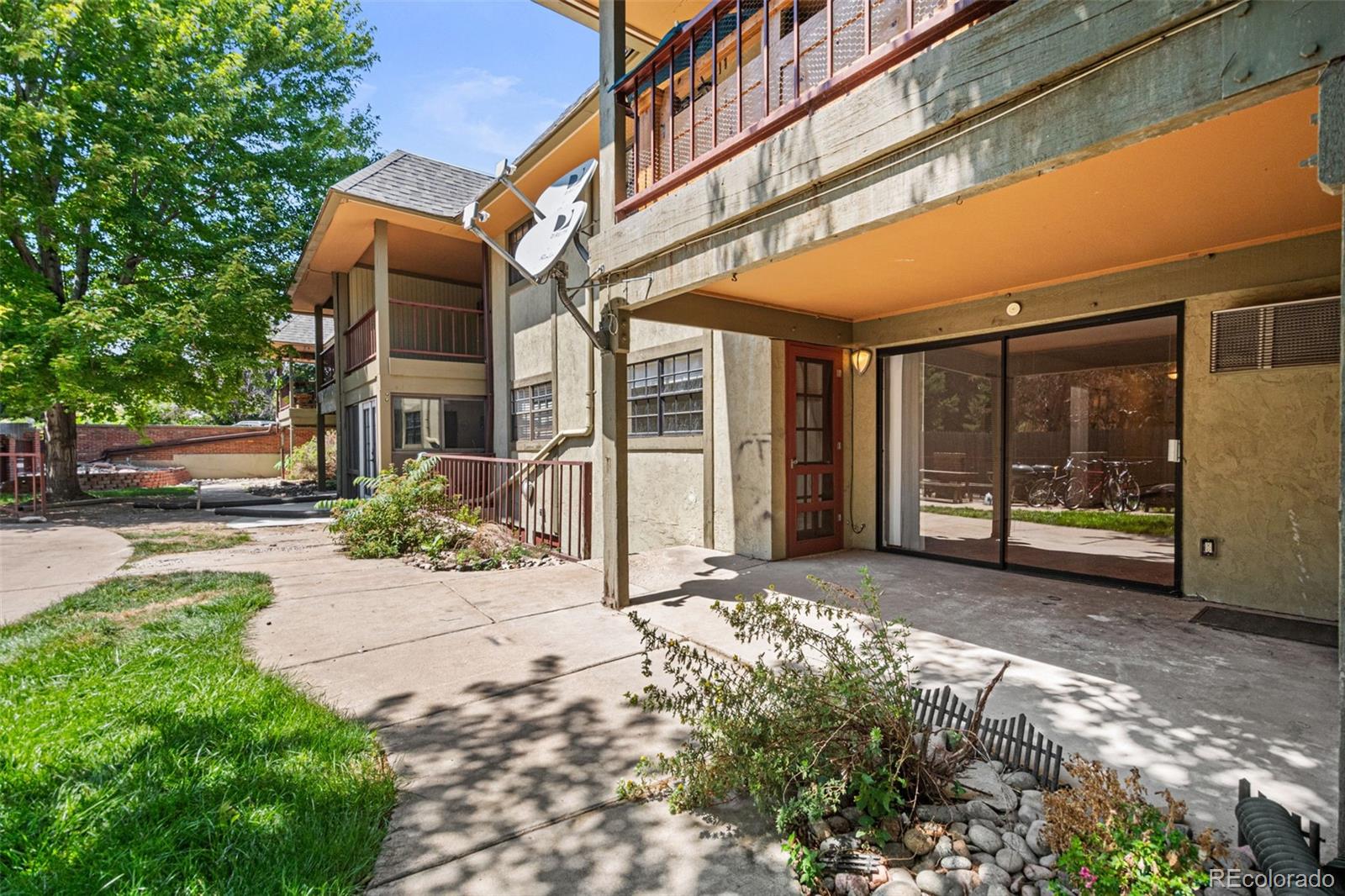  Lakewood Condo / Townhome | MLS #: 64915521021  Carr Street 13, Lakewood Beds: 2 Baths: 1 Price: $175,000