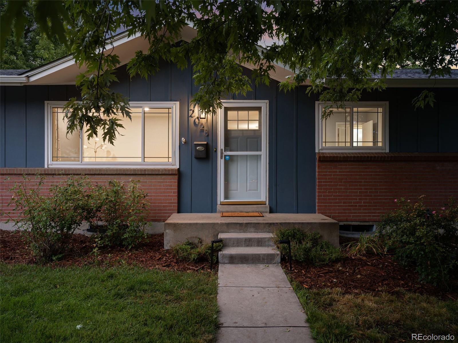 Applewood West Golden Home | MLS #: 53753182023  Creighton Drive, Golden Beds: 5 Baths: 3 Price: $750,000