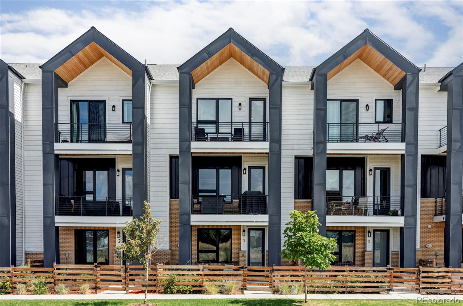 Central Park Denver Condo / Townhome | MLS #: 66996433580  Uinta Street 13, Denver Beds: 3 Baths: 4 Price: $689,000