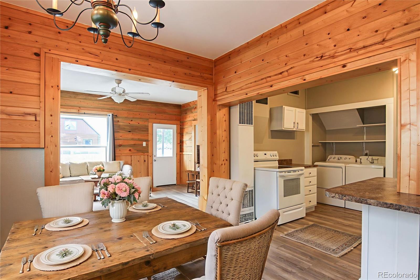 210 s 3rd street, Kremmling sold home. Closed on 2025-11-06 for $415,000.