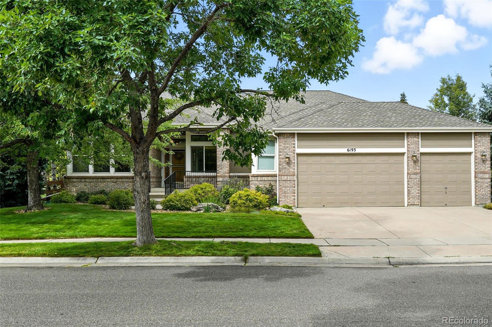 6193  umber street, Arvada sold home. Closed on 2025-10-15 for $989,000.