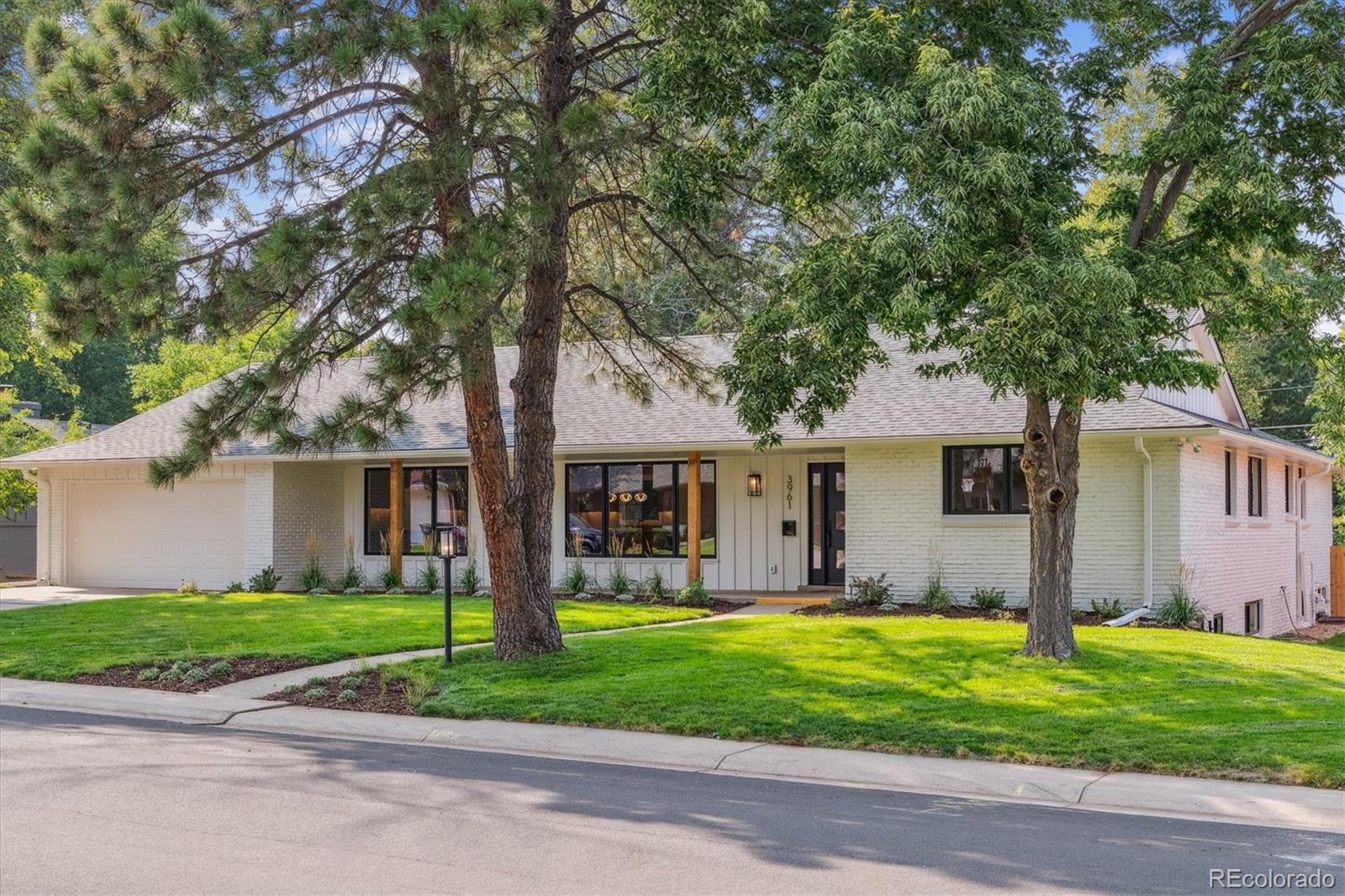 Southmoor Park Denver Home | MLS #: 95756273961 S Hillcrest Drive, Denver Beds: 5 Baths: 4 Price: $1,465,000