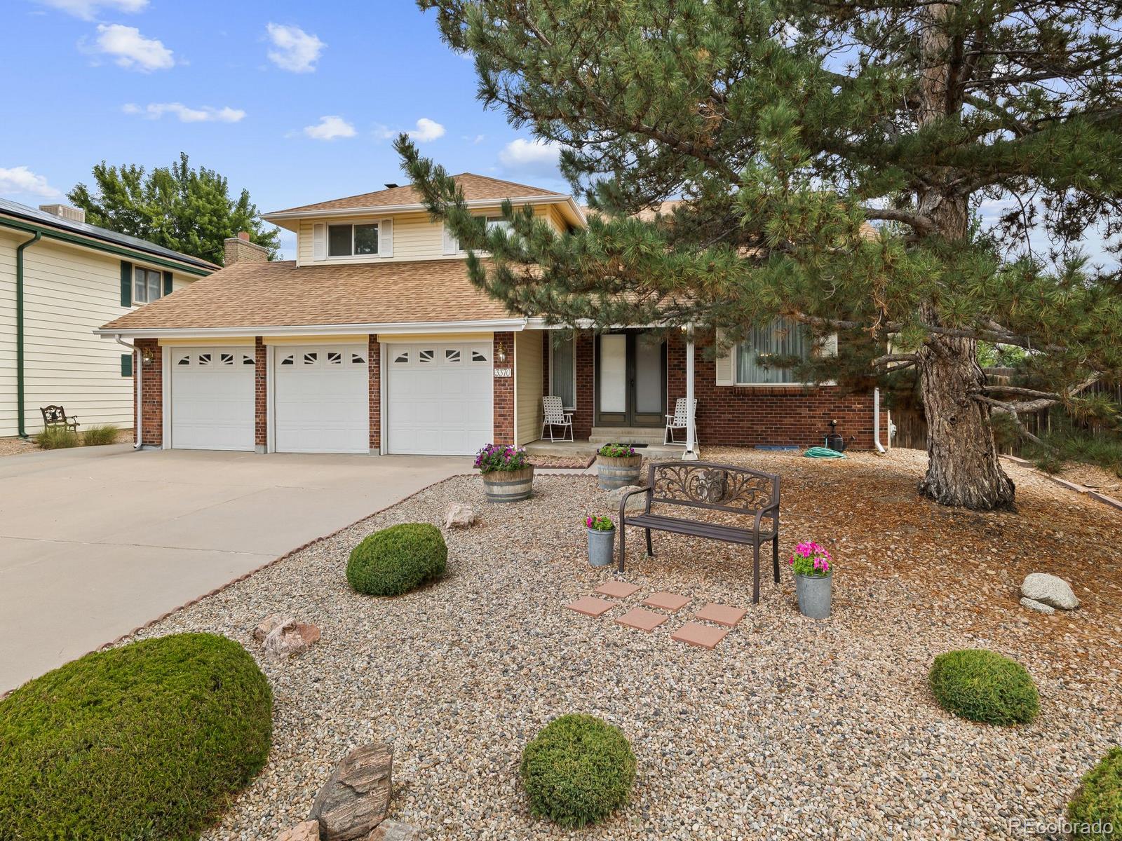 Meadowood Aurora Home | MLS #: 31841383370 S Olathe Way, Aurora Beds: 4 Baths: 3 Price: $515,000
