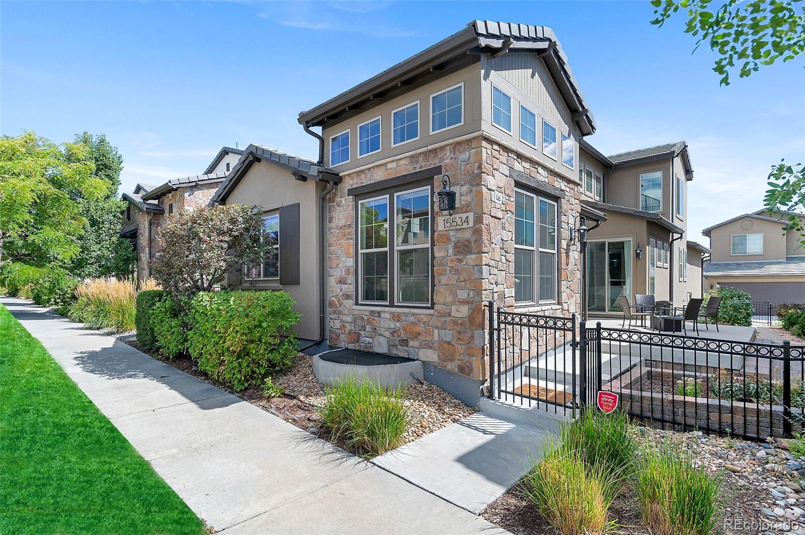 Solterra Lakewood Home | MLS #: 188157815534 W La Salle Avenue, Lakewood Beds: 4 Baths: 4 Price: $930,000