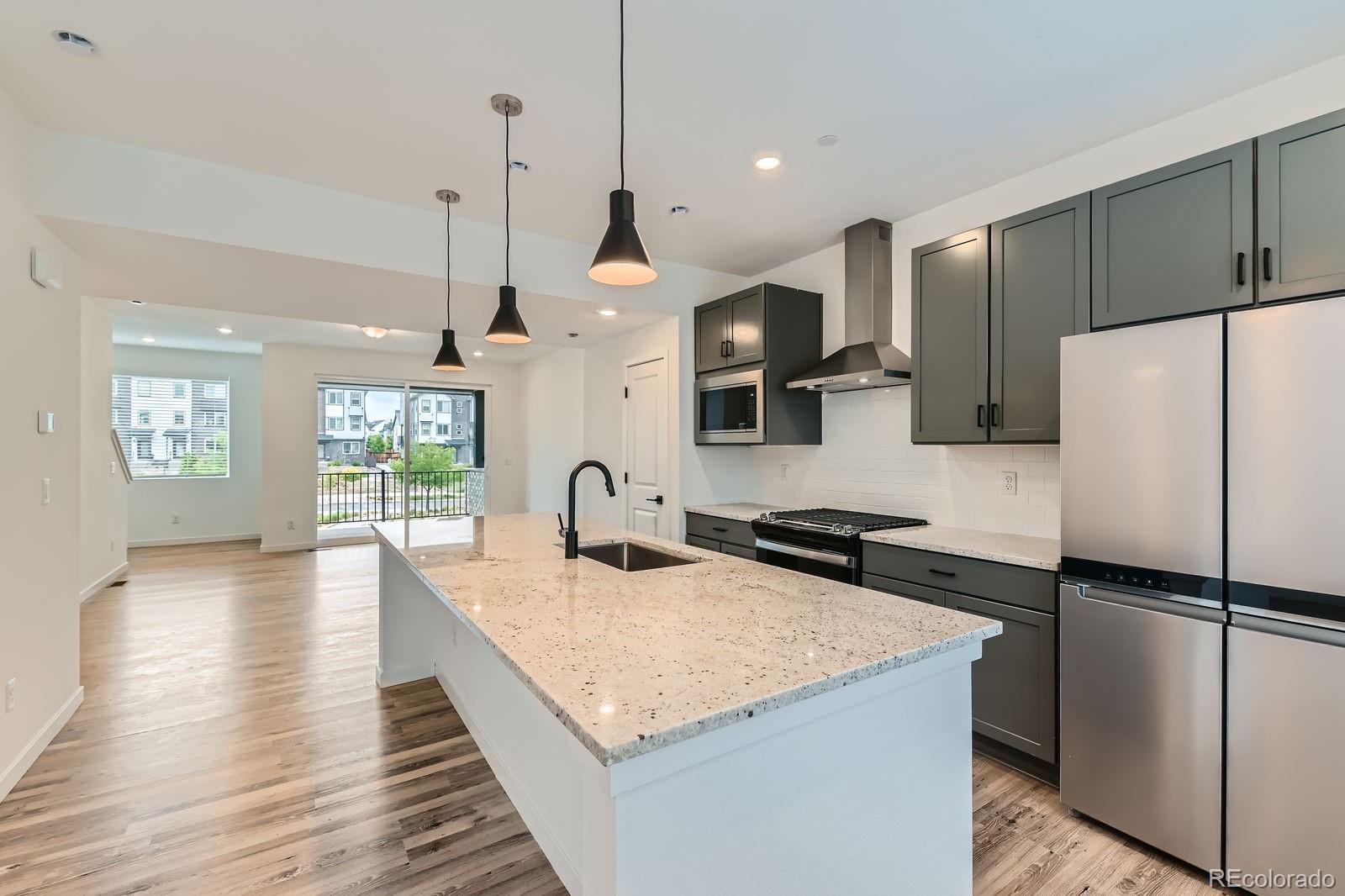  Broomfield Condo / Townhome | MLS #: 98970391755  Peak Loop , Broomfield Beds: 3 Baths: 4 Price: $499,990