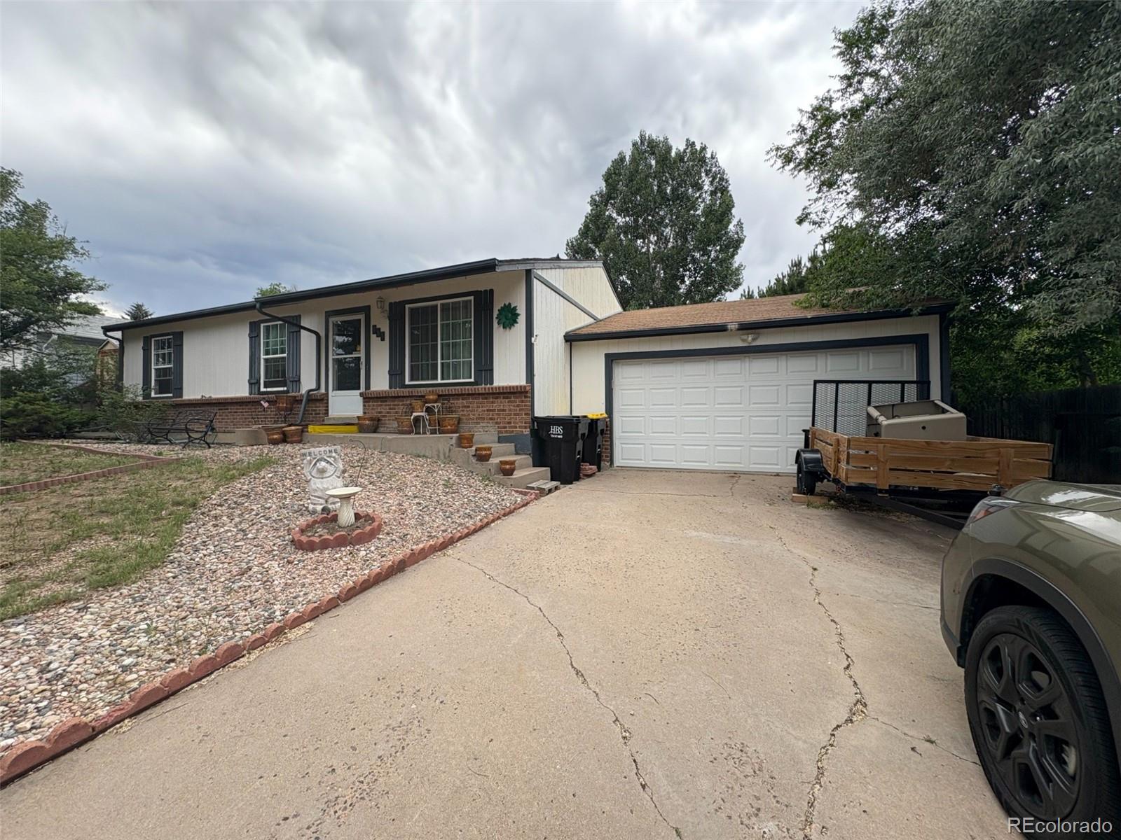 Castle North Castle Rock Home | MLS #: 7097444995  Oakwood Drive, Castle Rock Beds: 3 Baths: 2 Price: $417,000