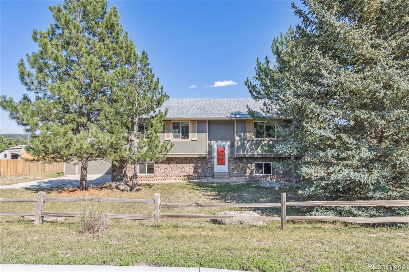 Elizabeth Acres Elizabeth Home | MLS #: 2620430550 S Pearl Street, Elizabeth Beds: 5 Baths: 2 Price: $550,000