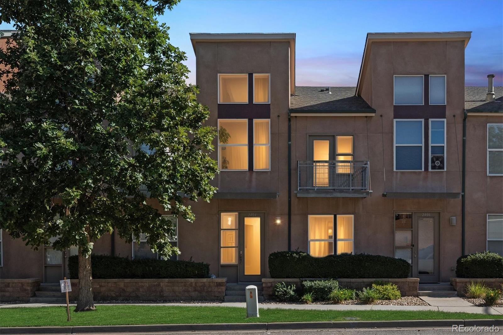 Iliff Place Aurora Condo / Townhome | MLS #: 69809722404 S Xanadu Way , Aurora Beds: 2 Baths: 3 Price: $359,900