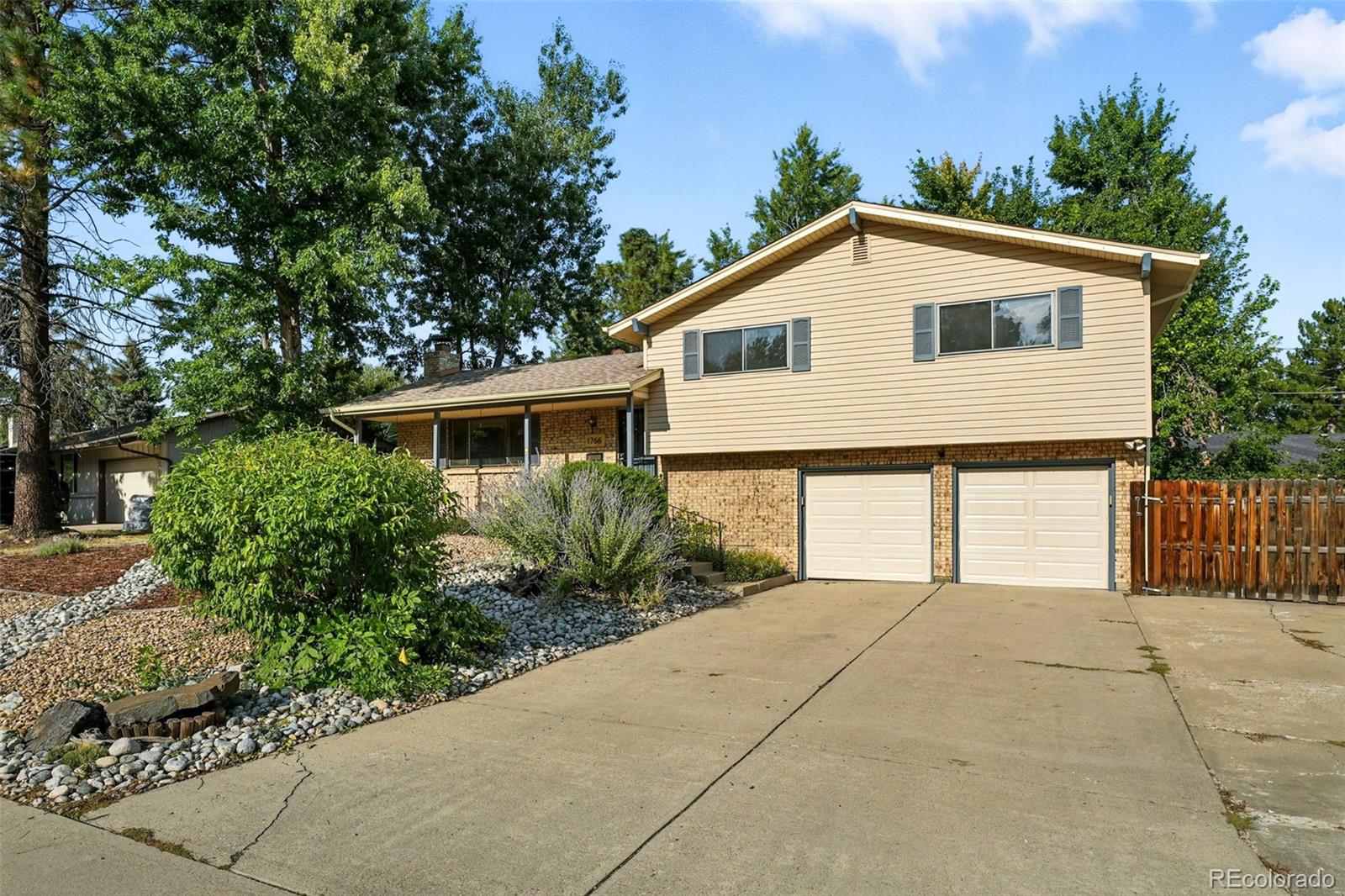 Woodlake Lakewood Home | MLS #: 24341641766 S Field Court, Lakewood Beds: 3 Baths: 3 Price: $575,000
