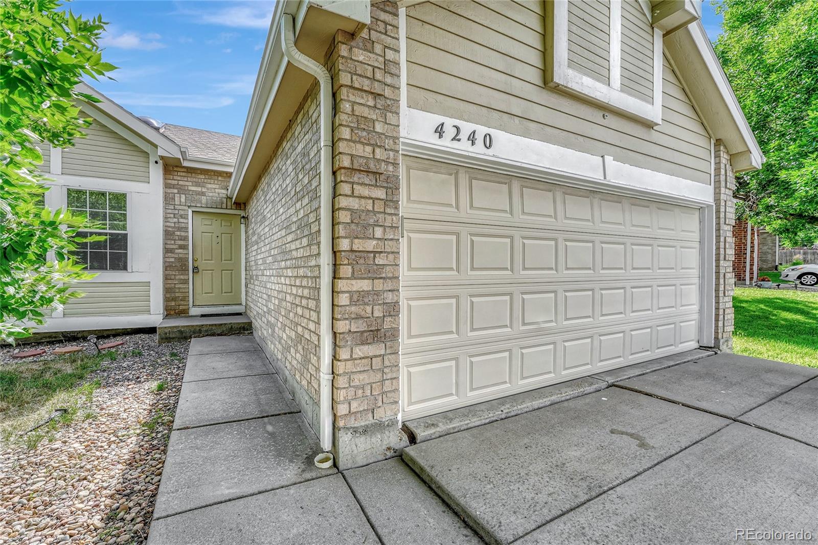 Spring Creek Meadows Aurora Home | MLS #: 96772914240 S Ireland Street, Aurora Beds: 3 Baths: 2 Price: $400,000