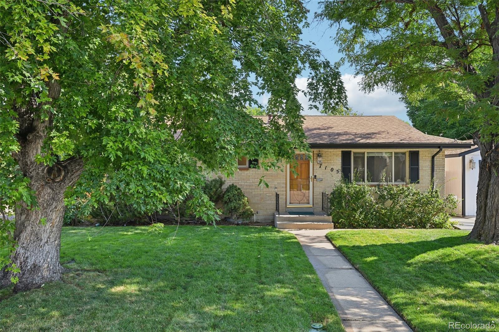 Calahan Lakewood Home | MLS #: 45138447105 W Mexico Drive, Lakewood Beds: 4 Baths: 3 Price: $529,900