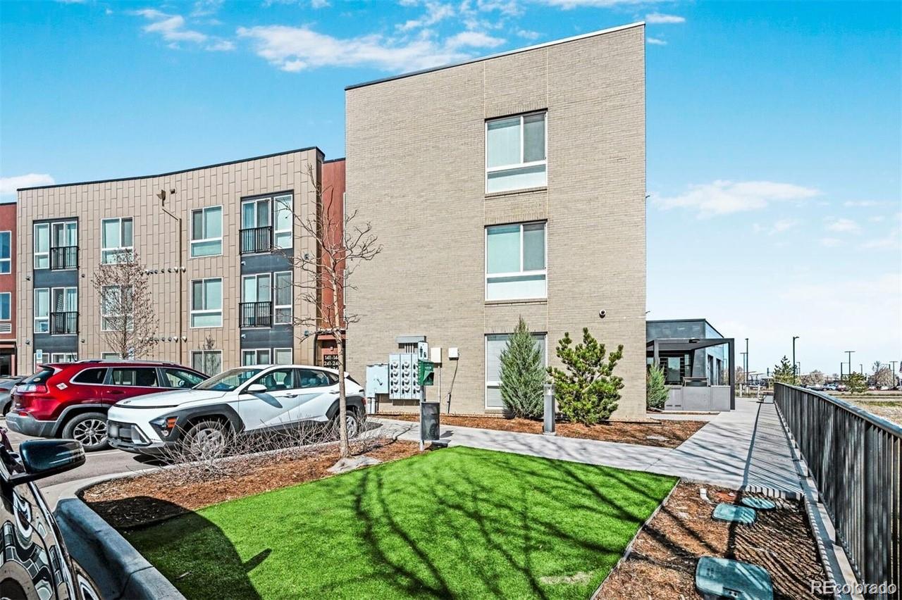 Central Park Denver Condo / Townhome | MLS #: 42419318475 E 36th Avenue 141, Denver Beds: 1 Baths: 1 Price: $170,203