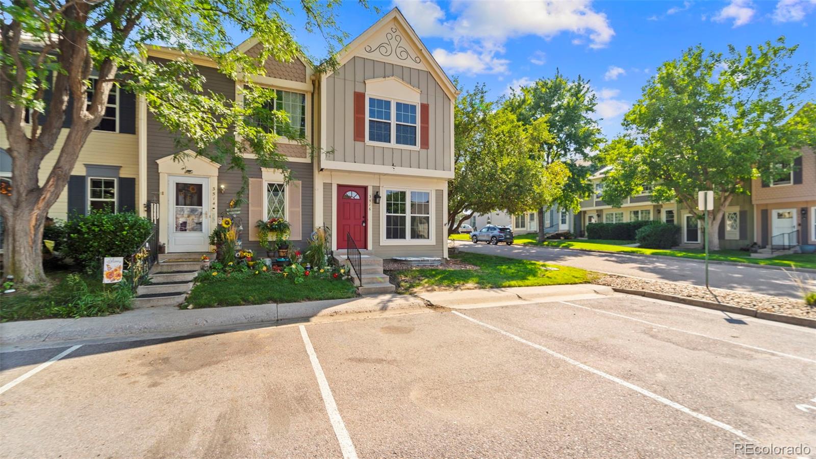 Victoria Village Colorado Springs Condo / Townhome | MLS #: 97904763516  Queen Anne Way , Colorado Springs Beds: 3 Baths: 3 Price: $304,900