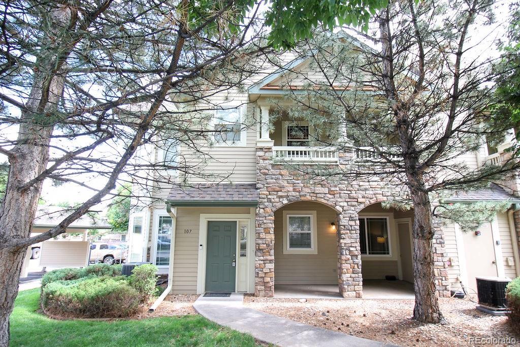 Deer Creek Littleton Condo / Townhome | MLS #: 96772258338 S Independence Circle 107, Littleton Beds: 2 Baths: 2 Price: $379,500