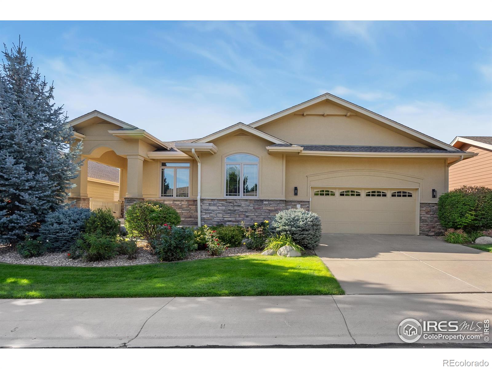 Highland Meadows Windsor Home | MLS #: 45678910432416787  Spanish Bay Drive, Windsor Beds: 4 Baths: 4 Price: $795,000