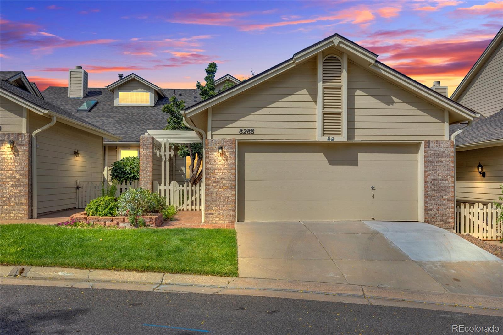 Centennial Condo / Townhome | MLS #: 93068888288 S High Court , Centennial Beds: 3 Baths: 3 Price: $525,000