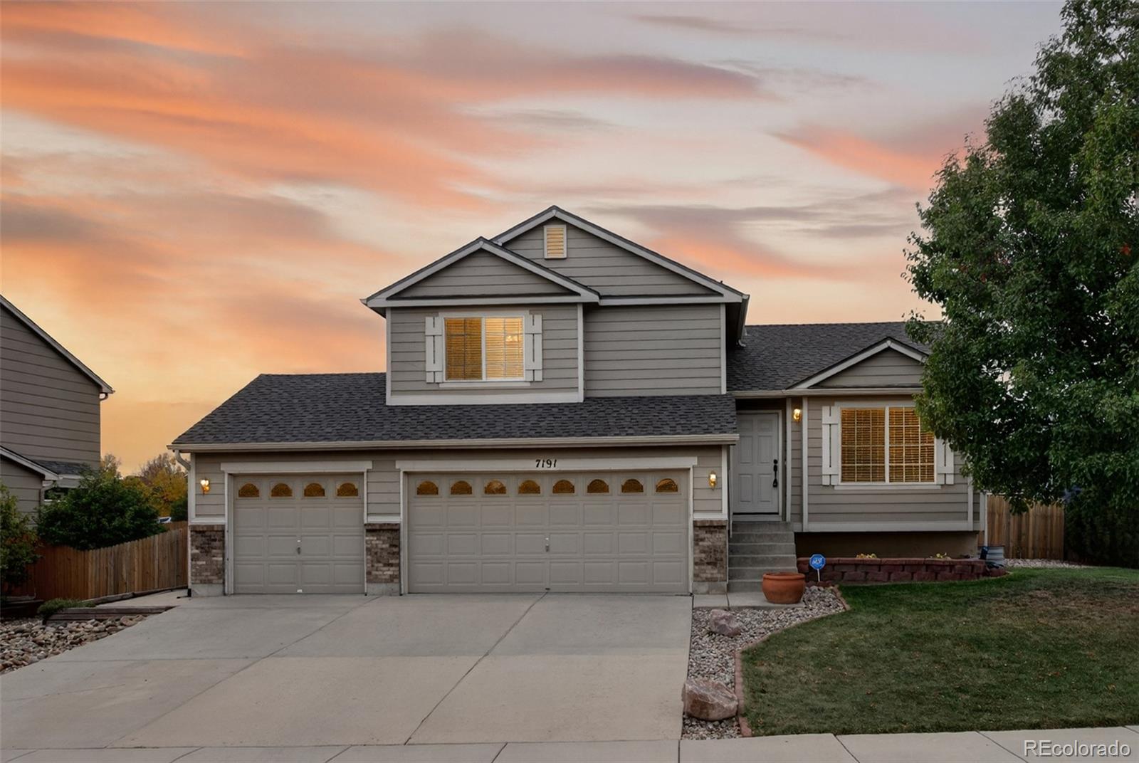 Cross Creek Fountain Home | MLS #: 92176627191  Creekfront Drive, Fountain Beds: 4 Baths: 3 Price: $389,999