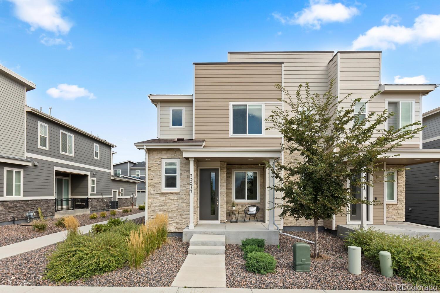Cross Creek Aurora Condo / Townhome | MLS #: 929861523577 E 5th Place , Aurora Beds: 3 Baths: 3 Price: $410,000