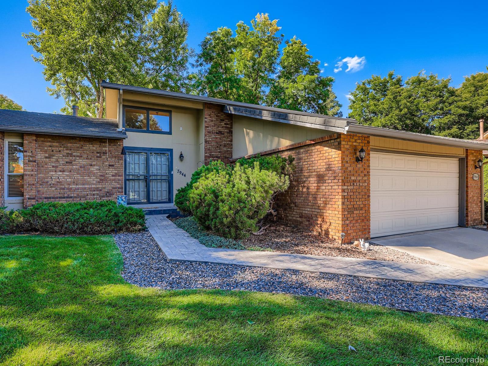 Columbine Knolls South Littleton Home | MLS #: 80008957944 S Webster Street, Littleton Beds: 4 Baths: 3 Price: $699,900