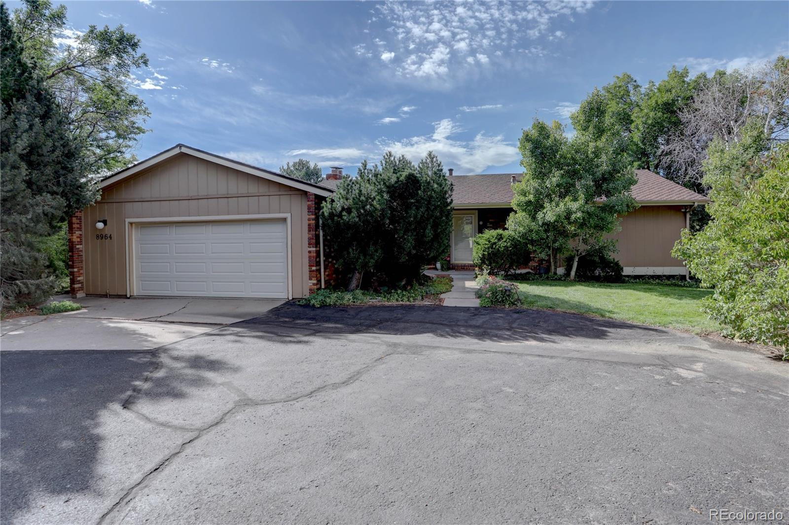Green Gables Lakewood Home | MLS #: 31025878964 W Warren Drive, Lakewood Beds: 5 Baths: 3 Price: $710,000