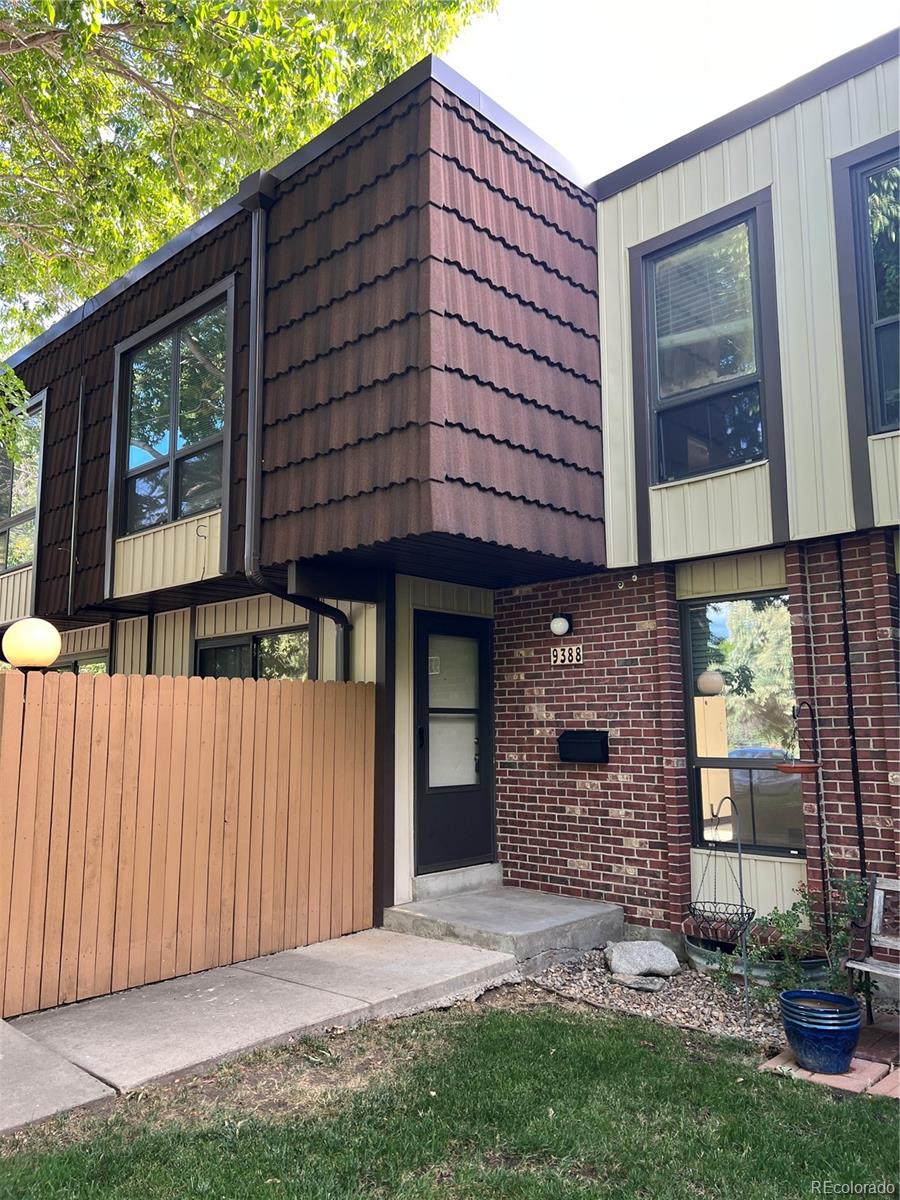 Woodlake Lakewood Home | MLS #: 83937669388 W Utah Avenue, Lakewood Beds: 3 Baths: 3 Price: $275,000