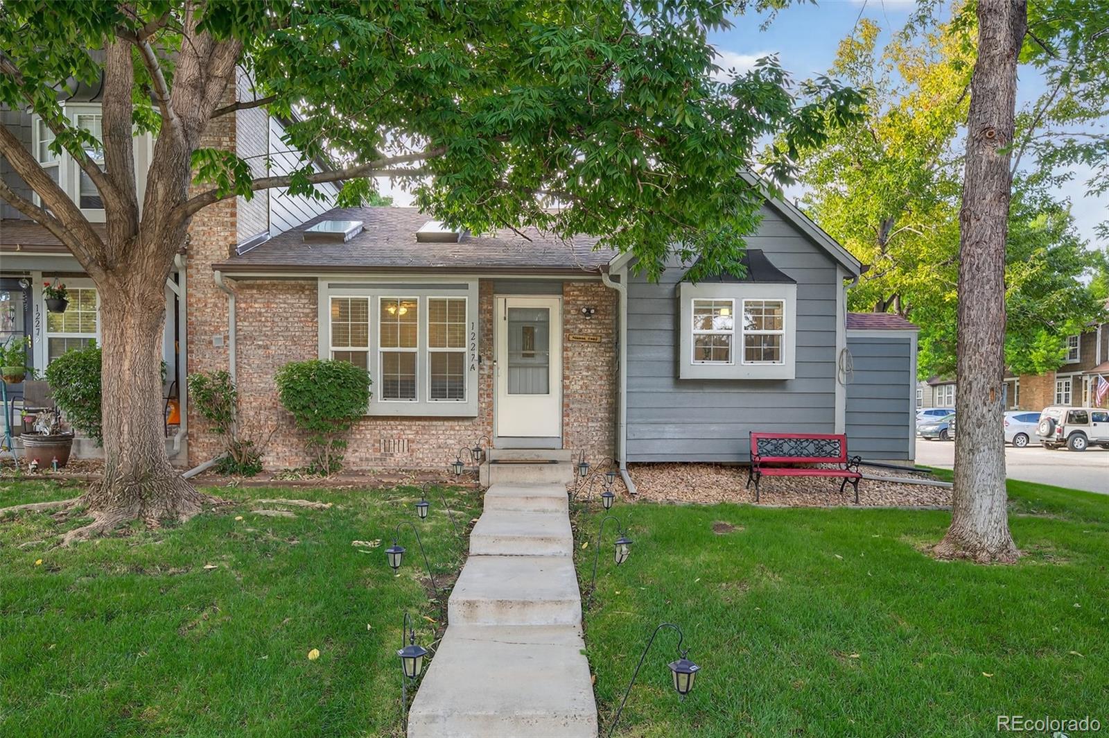 Silvertree Lakewood Condo / Townhome | MLS #: 16772061227 S Flower Circle A, Lakewood Beds: 3 Baths: 2 Price: $400,000