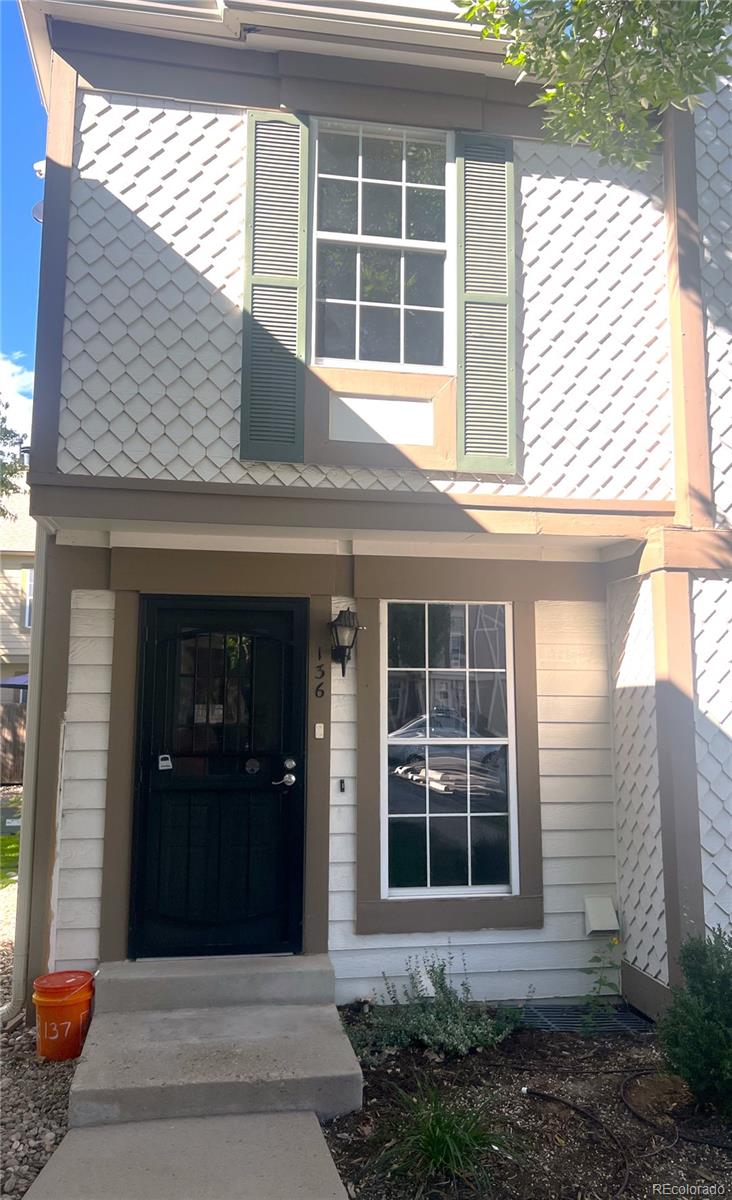 1811 s quebec way, Denver sold home. Closed on 2025-12-12 for $213,000.