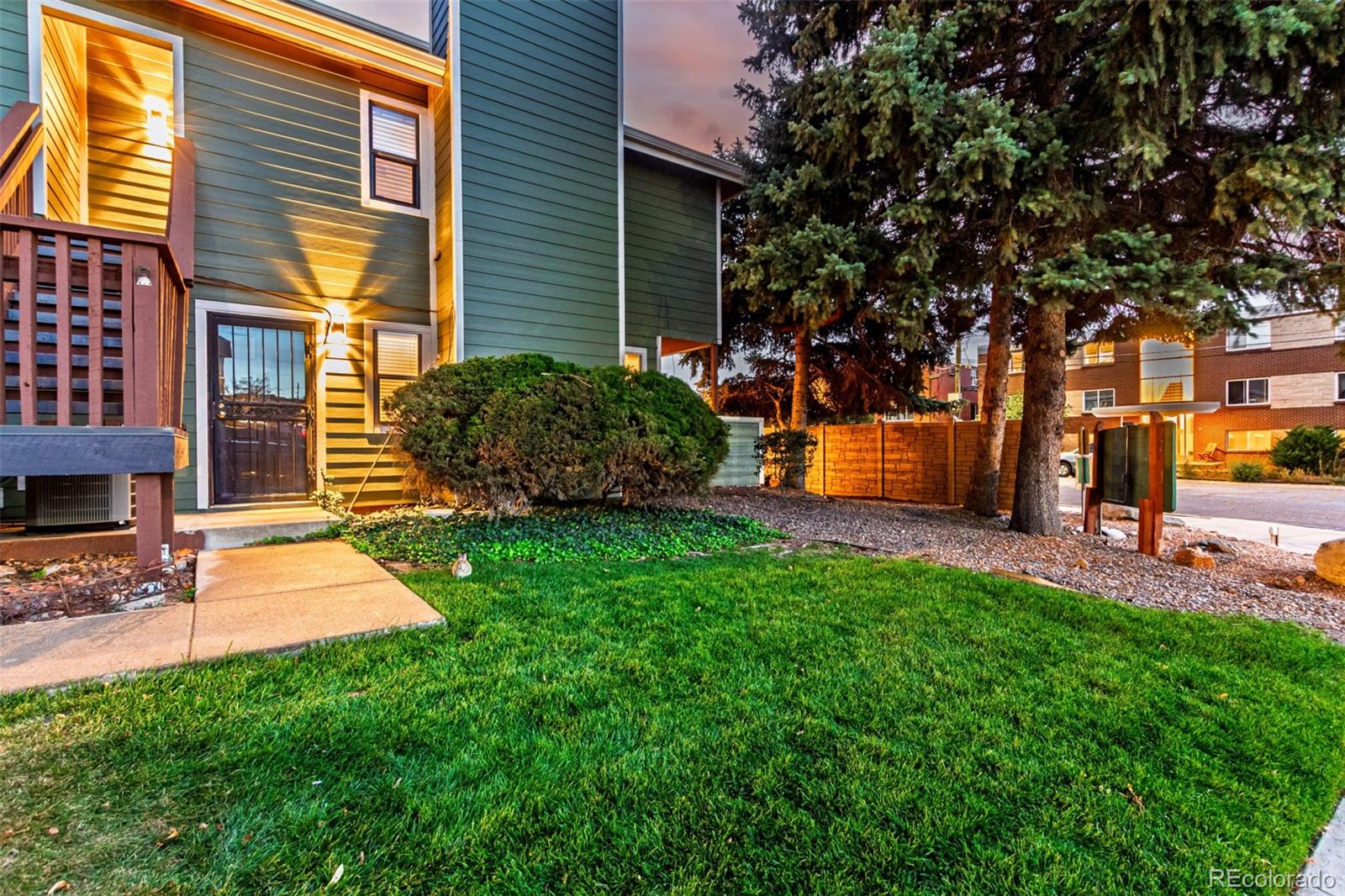 Four Mile Village Denver Condo / Townhome | MLS #: 4049007540 S Forest Street 1-104, Denver Beds: 1 Baths: 1 Price: $249,500