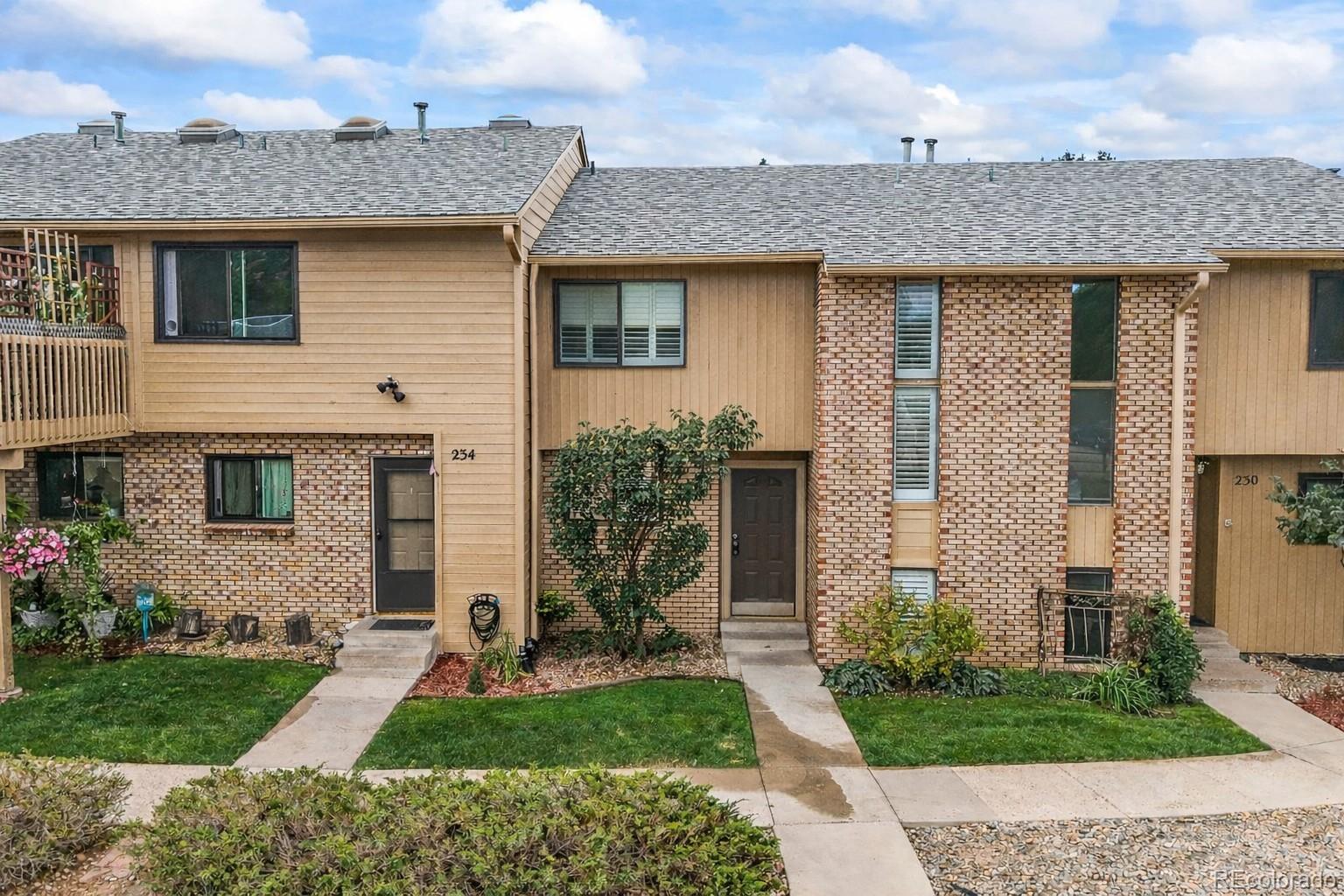 Aspen Meadows Castle Rock Condo / Townhome | MLS #: 6496294232 S Oman Road , Castle Rock Beds: 3 Baths: 4 Price: $390,000