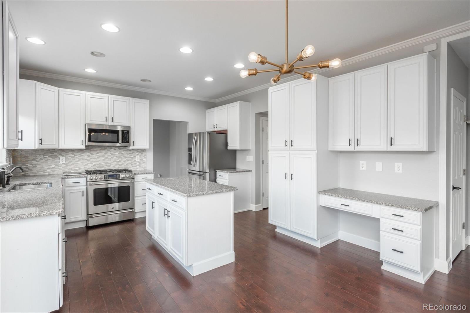 Willow Trace Aurora Home | MLS #: 259675920473 E Layton Avenue, Aurora Beds: 4 Baths: 3 Price: $640,000