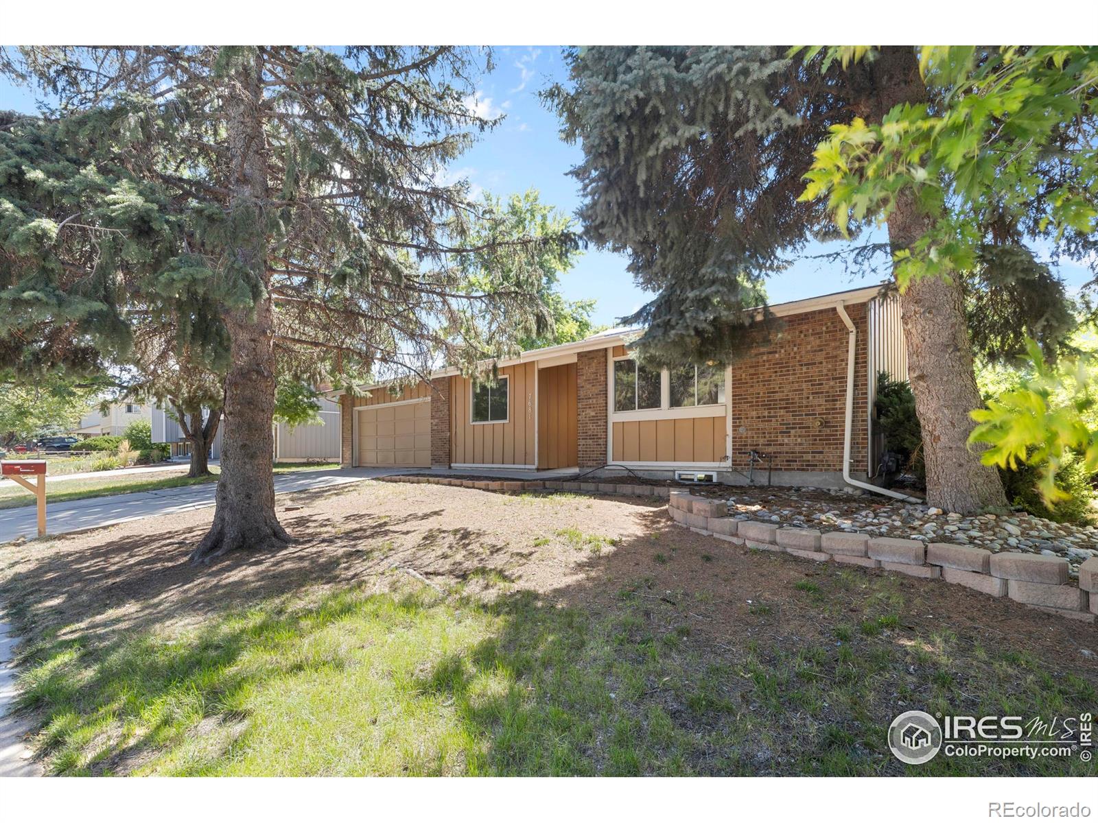 7681 s wellington street, Centennial sold home. Closed on 2025-10-09 for $683,000.